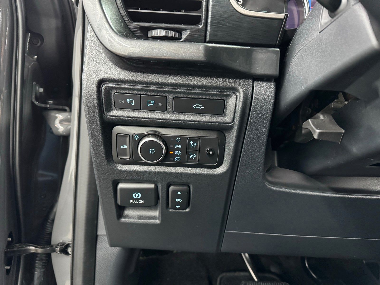 Ford F 150 5.0 XLT Supercrew - Samsaru's Car Outlet