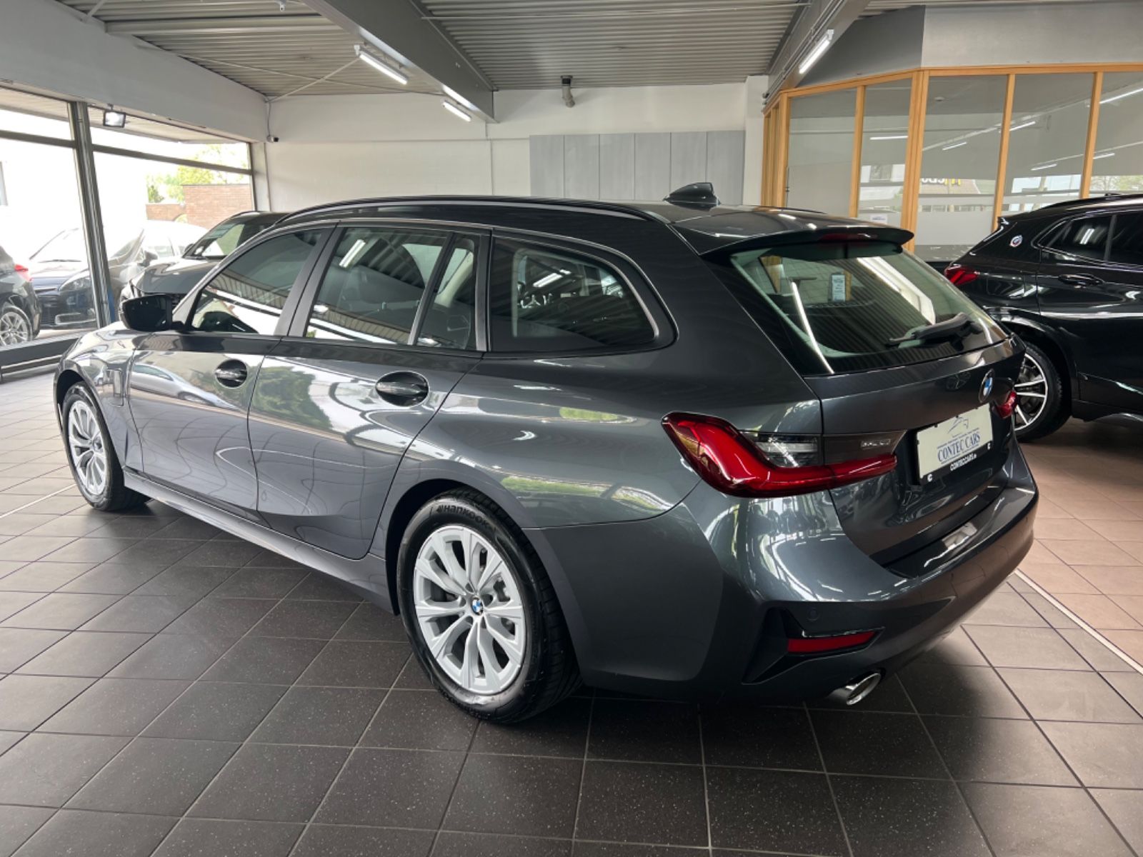 BMW 330 e Touring Advantage - Samsaru's Car Outlet