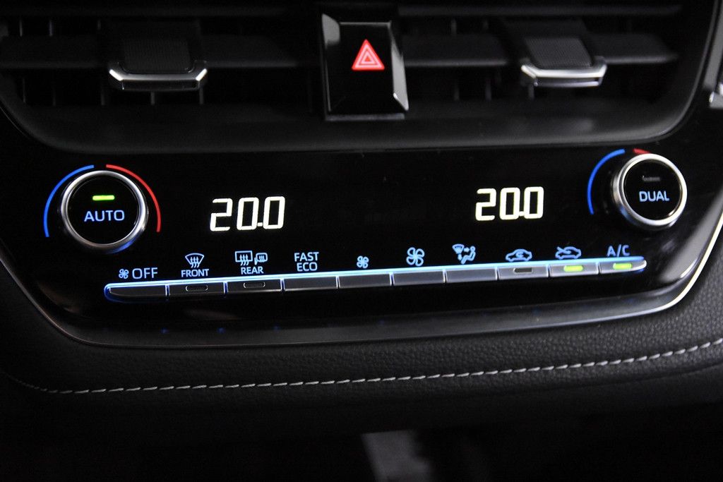 Toyota Corolla 1.8 Hybrid - Samsaru's Car Outlet