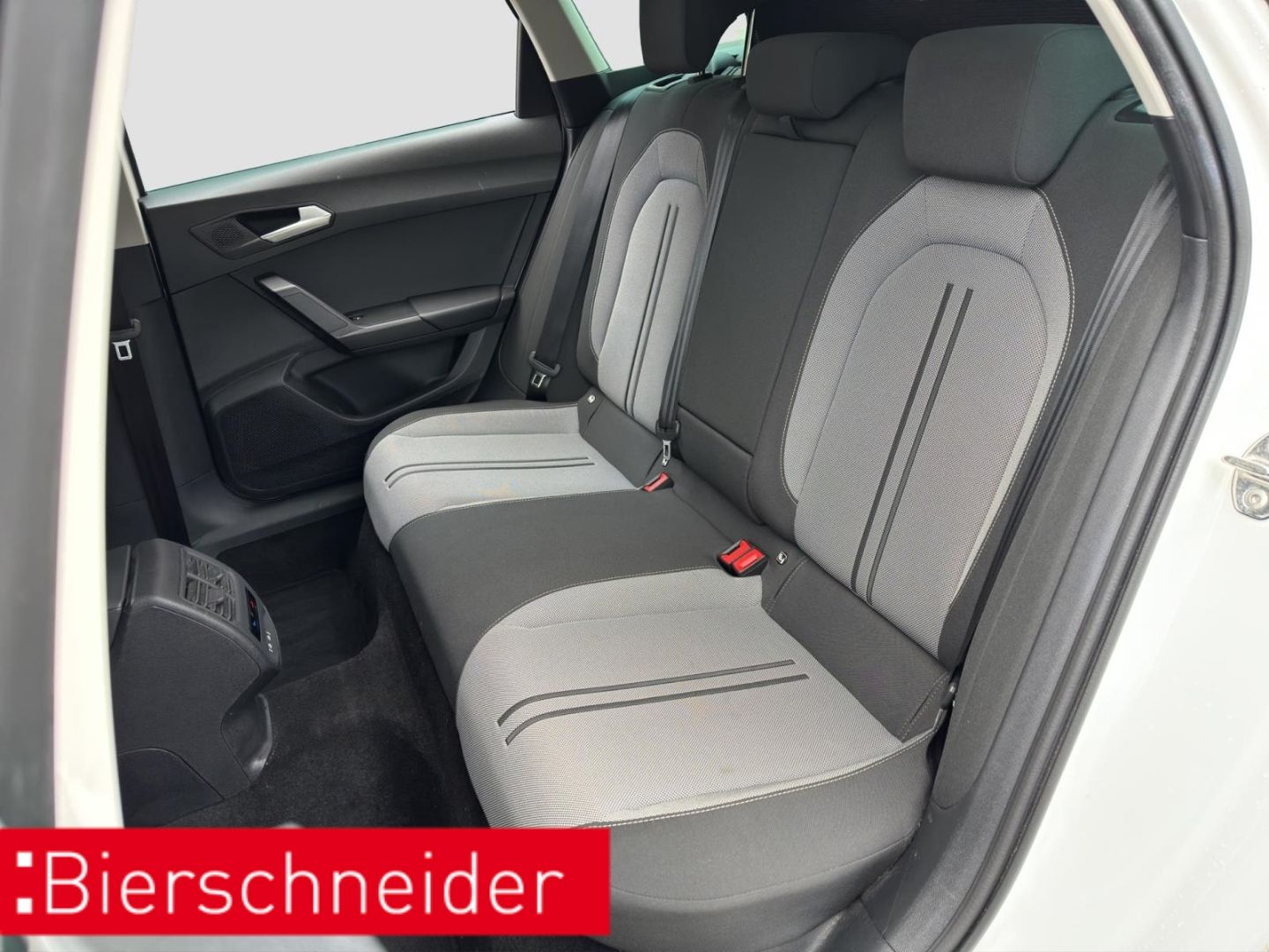 Seat Leon SP 2.0 TDI DSG Style PANO AHK KAMERA LED NA