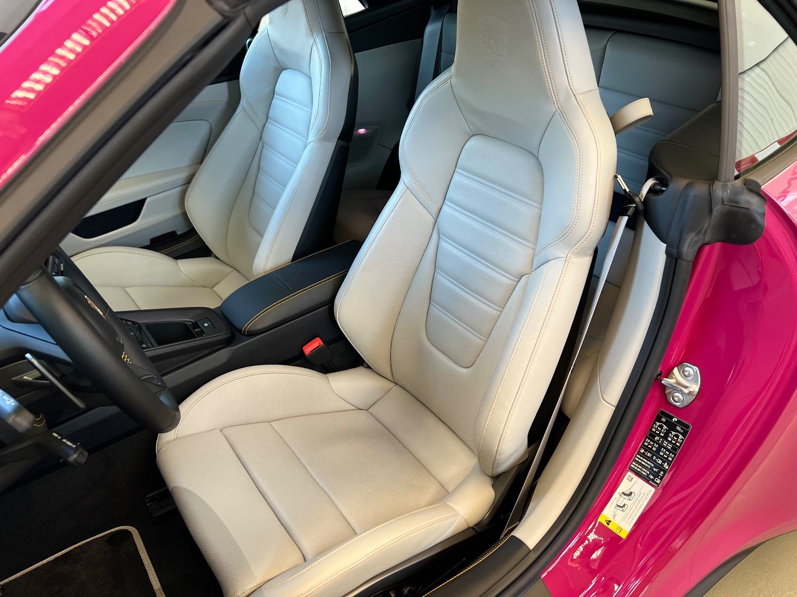Porsche 992.1  4 GTS CABRIO PTS  LIFT HAL PCCB ExcManu