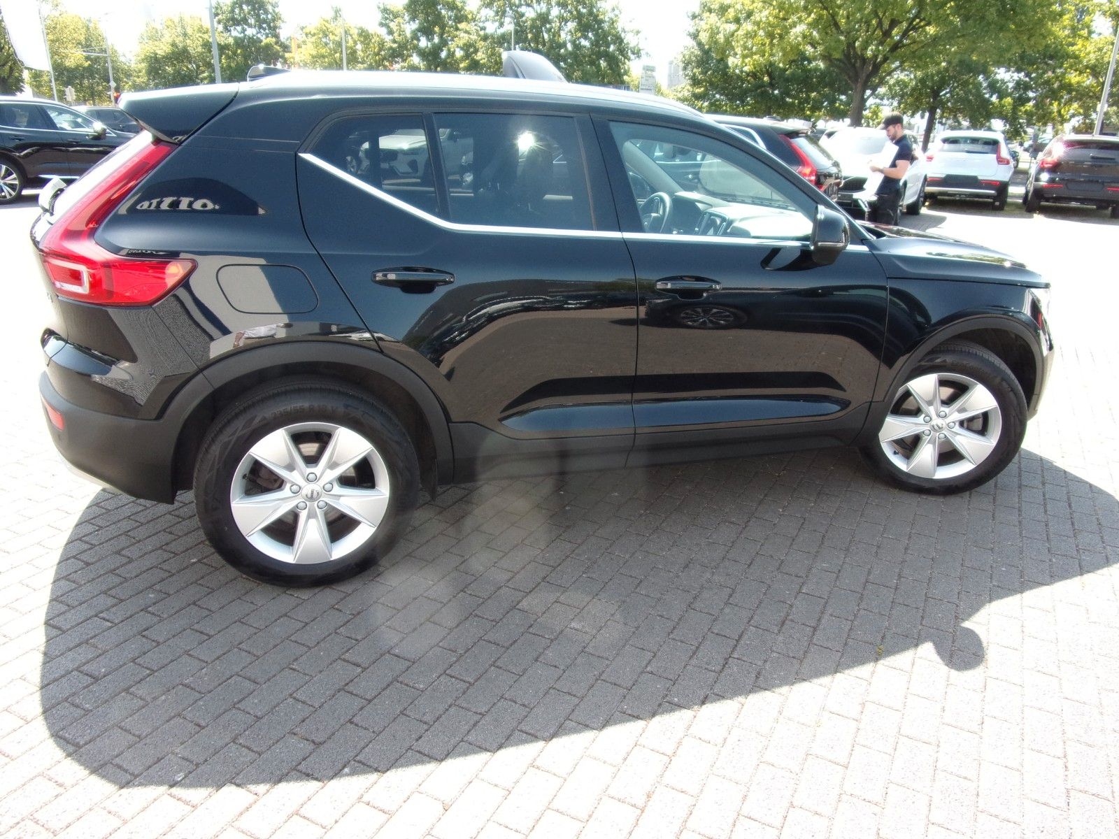 Volvo XC 40 B4 Plus Bright - Samsaru's Car Outlet