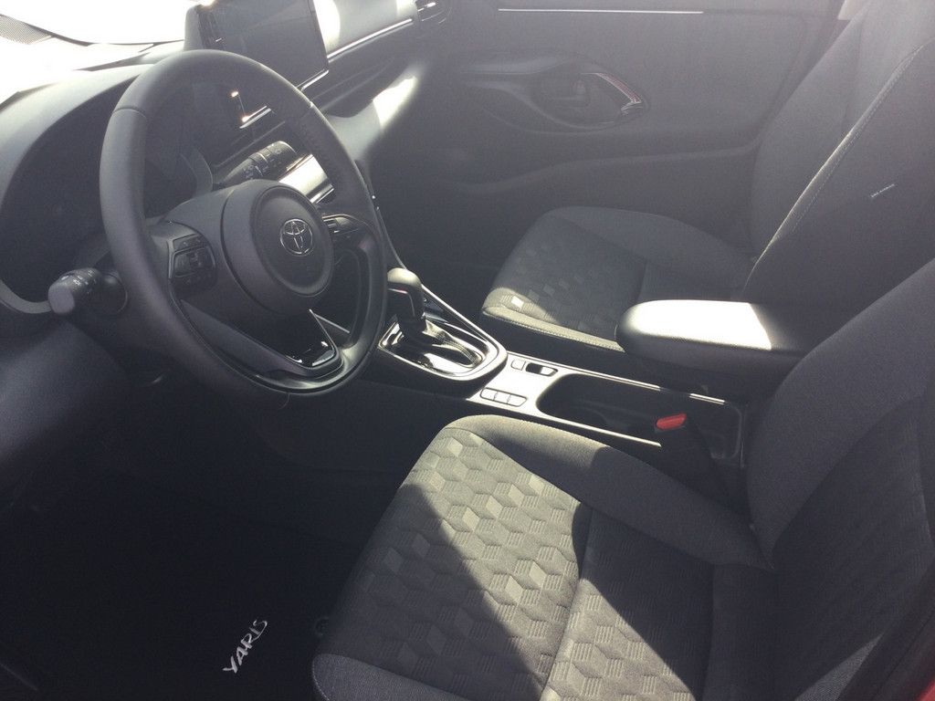 Toyota Yaris 1.5 Hybrid Teamplayer SHZ KAMERA ACC LED