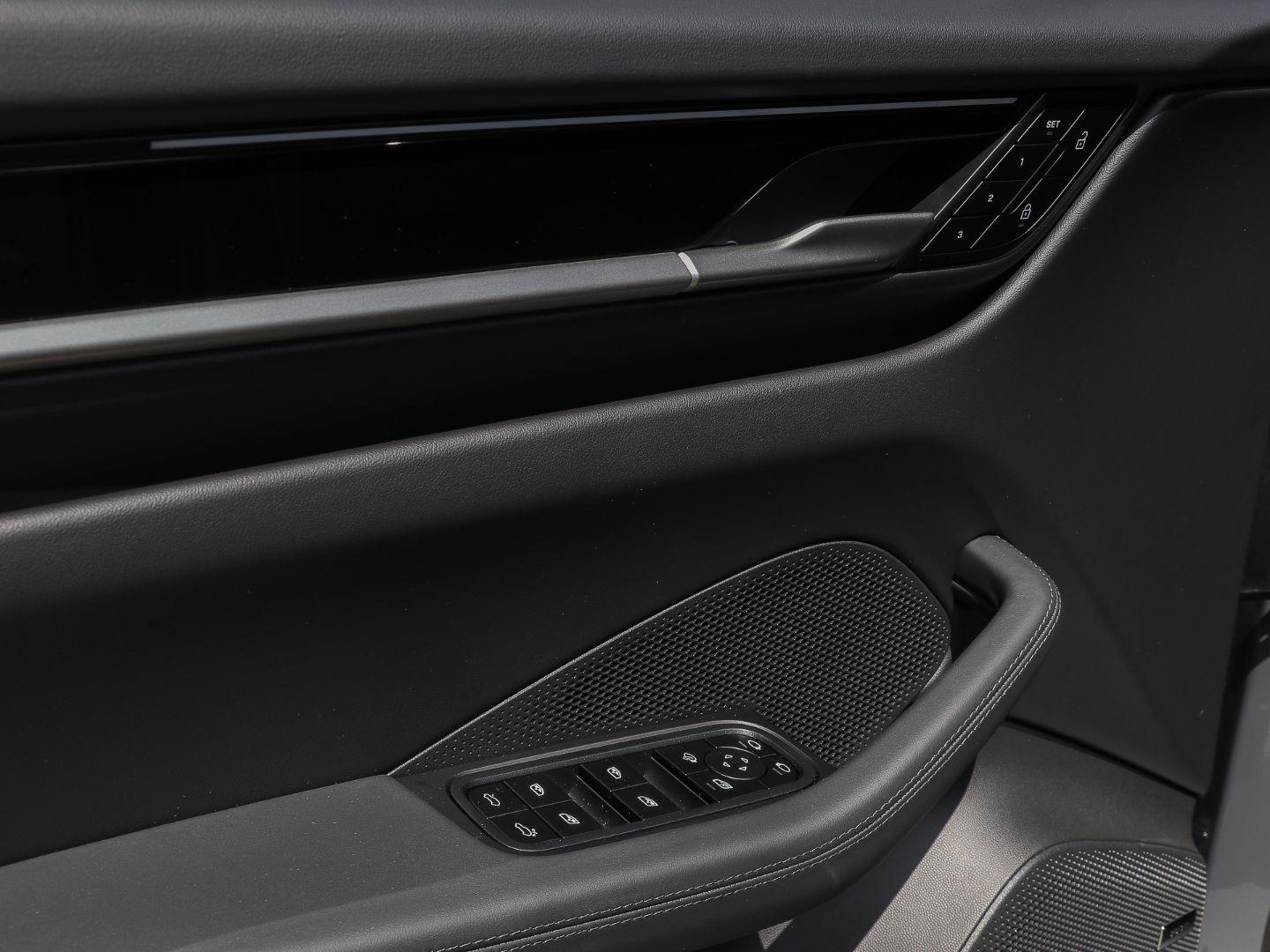 Porsche Macan 4 BOSE Panorama Rückfahrkamera Lederpaket