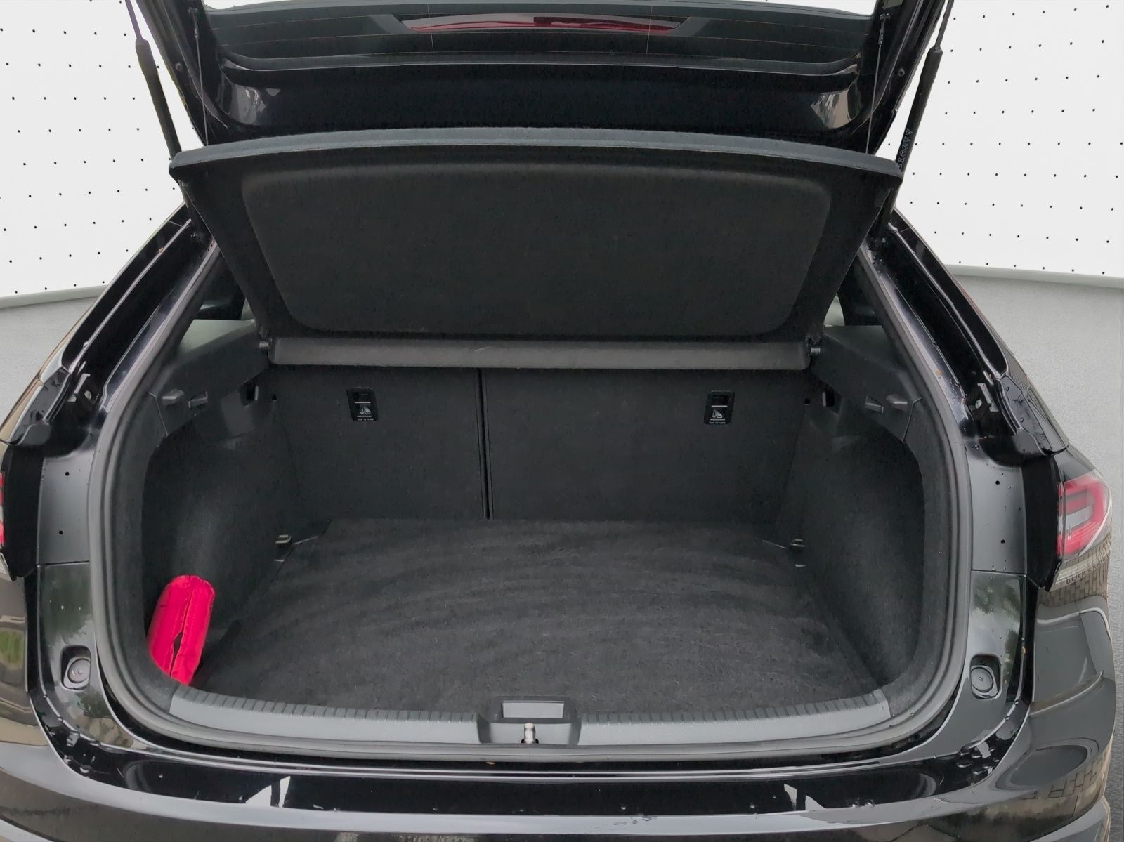 Volkswagen Taigo 1.5 TSI R-Line - Samsaru's Car Outlet