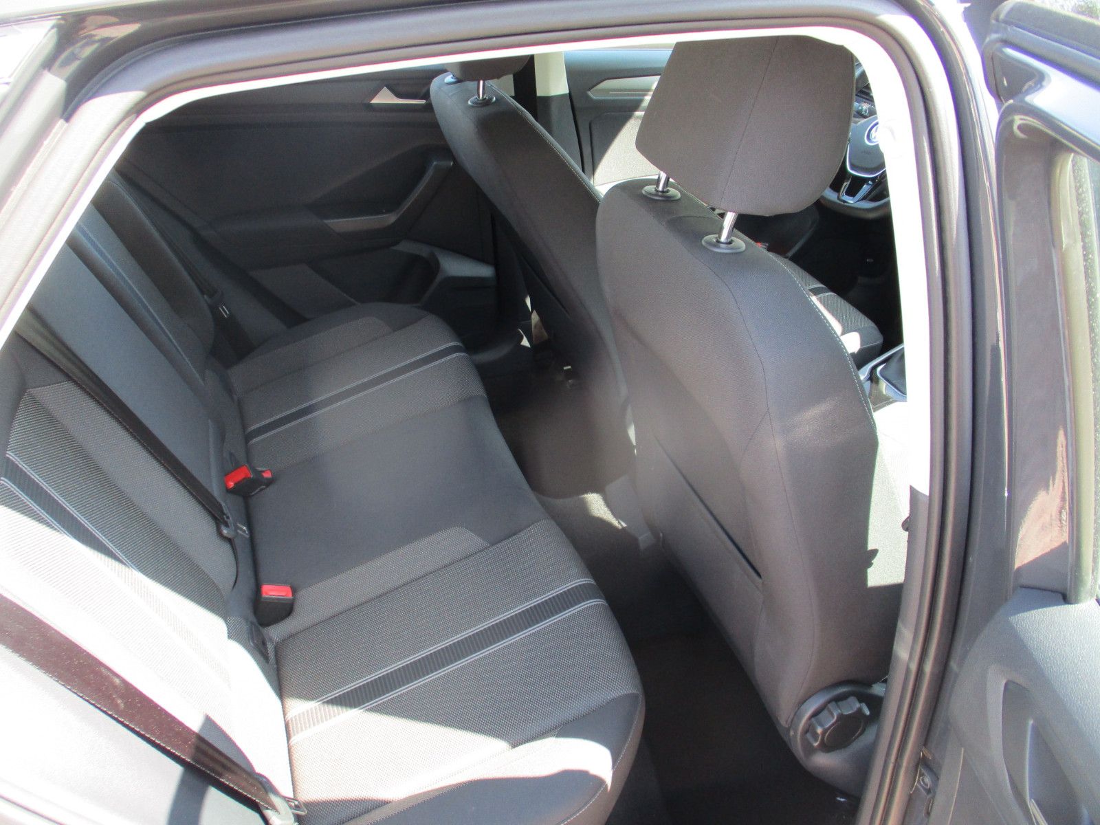 Volkswagen T-Roc 1.0 TSI Style - Samsaru's Car Outlet