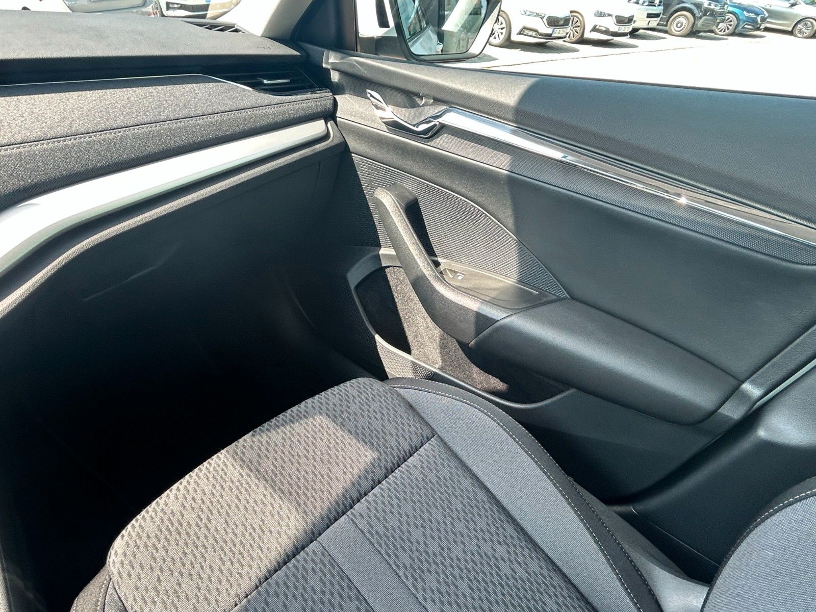 Skoda OCTAVIA Combi Style 1.4 TSI iV - Samsaru's Car Outlet