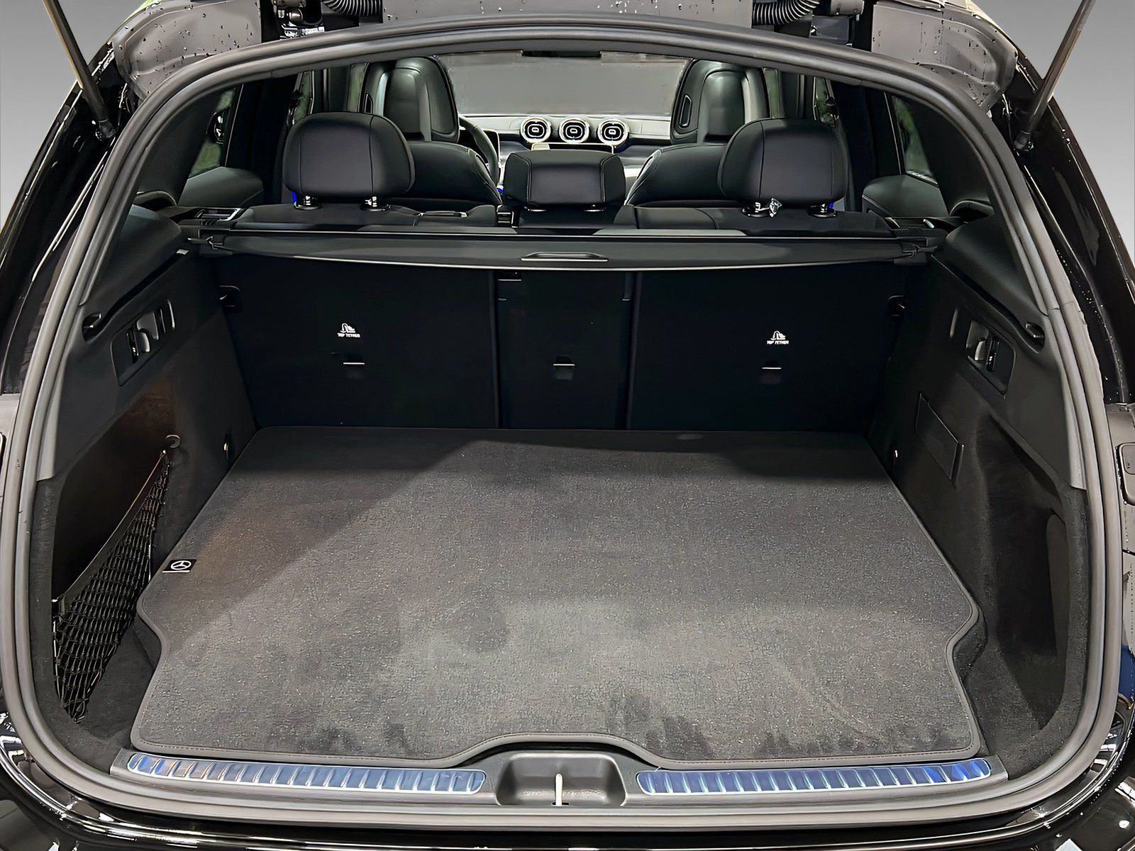 Mercedes-Benz GLC 300 e 4M AMG+NIGHT+Ambi+Pano+TotW+AHK+360°