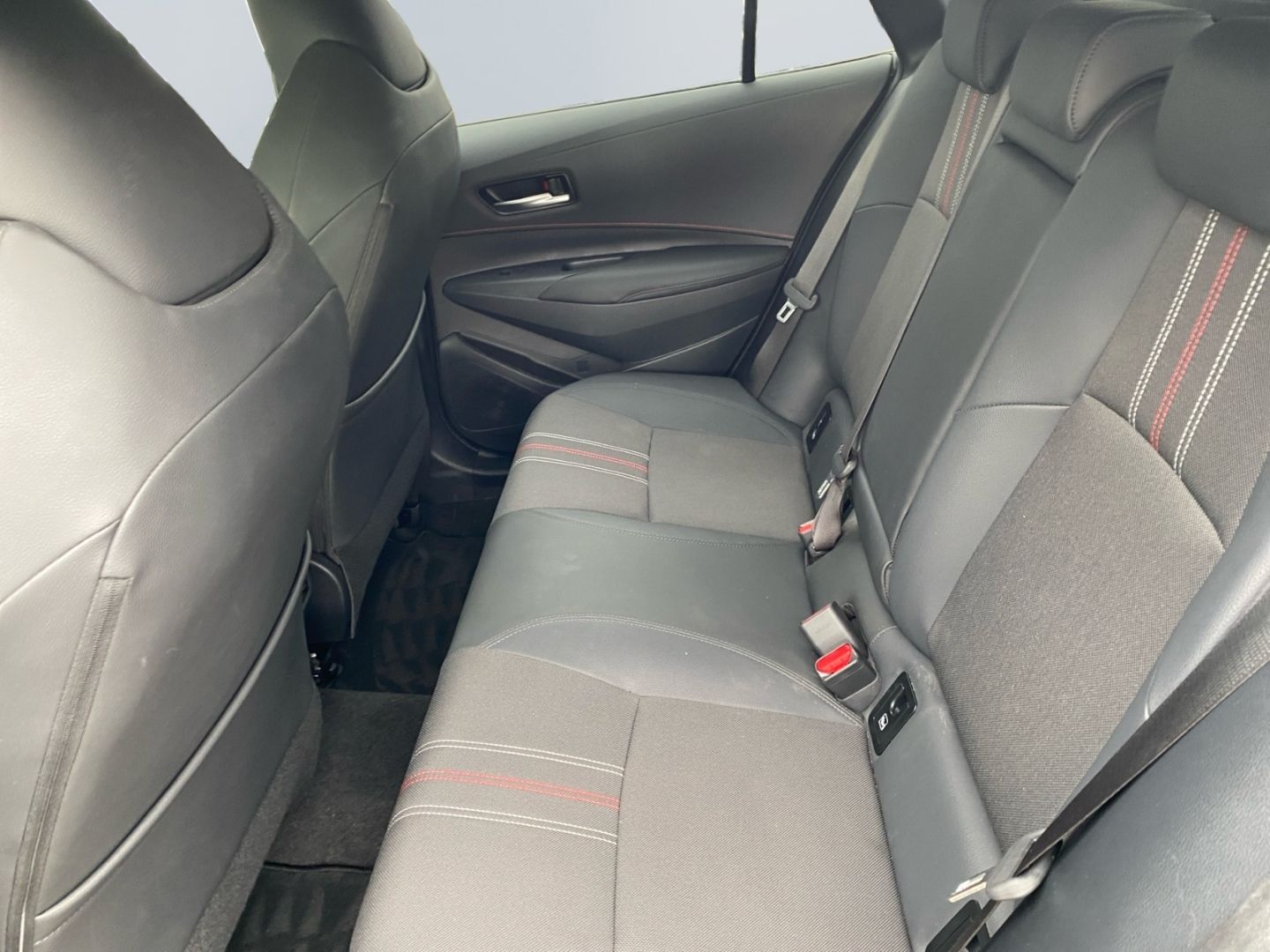 Toyota Corolla 2.0 Hybrid TS GR Sport - Samsaru's Car Outlet