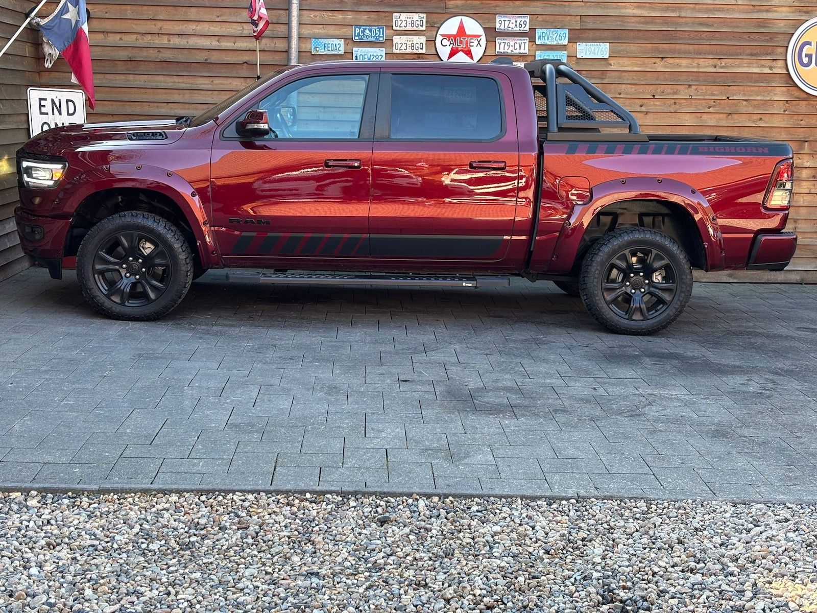 Dodge RAM 1500 5,7L BigHorn Crew Cab LED AHK 4x4