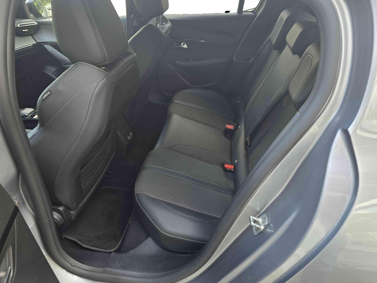Peugeot 208 GT - Samsaru's Car Outlet