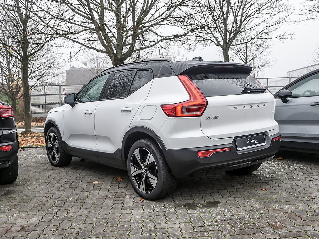 Volvo XC40 Plus Recharge Pure Electric AHK