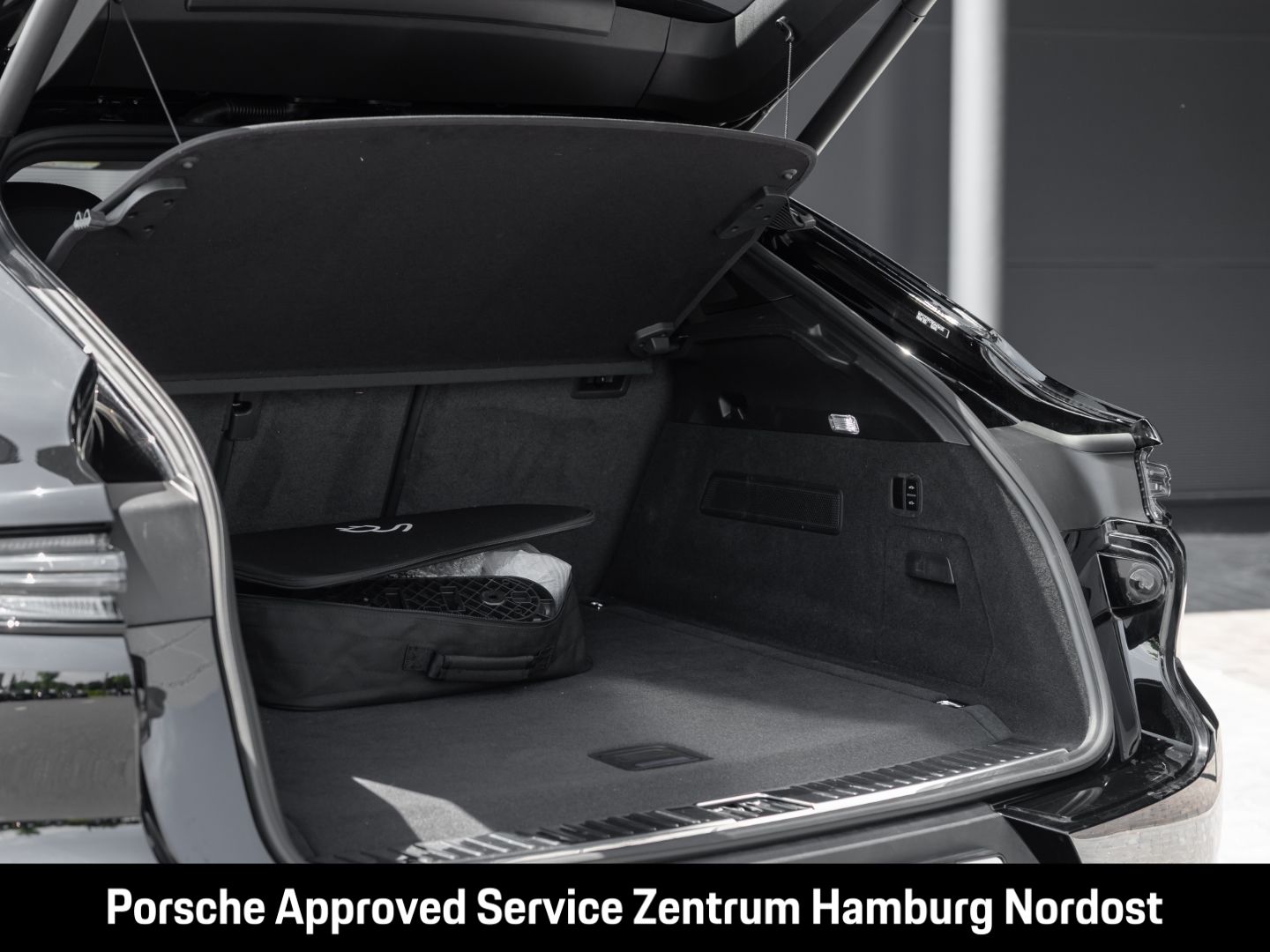 Porsche Cayenne E-Hybrid Coupe Sportabgas Sport Chrono