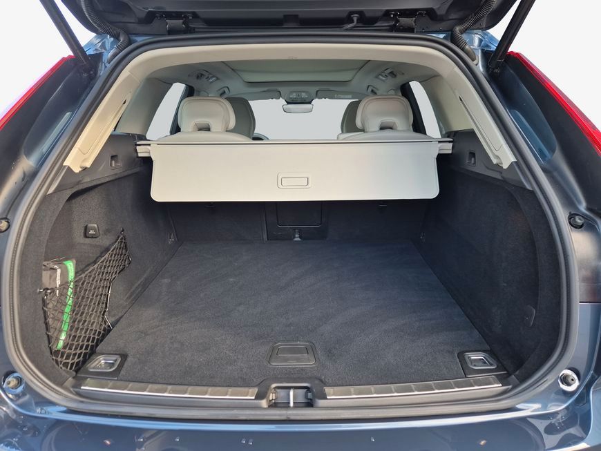 Volvo XC60 B4 D AWD Plus Dark  Business+Panorama