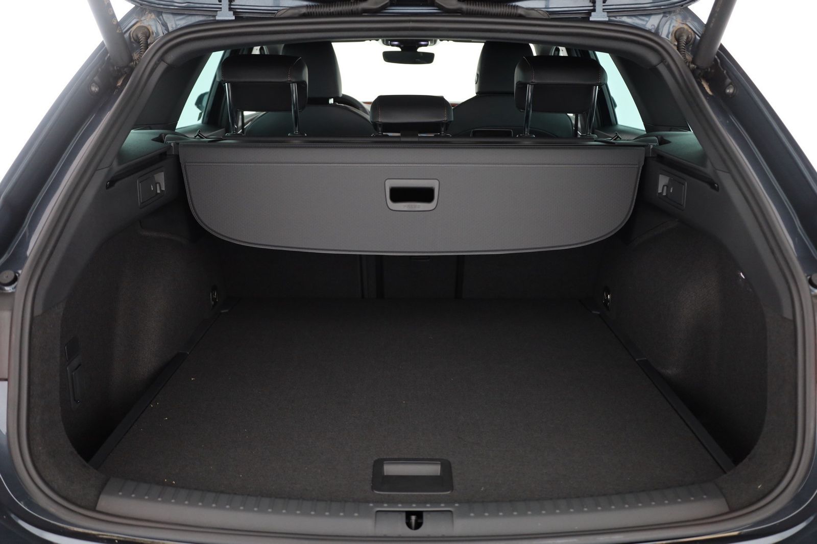 Cupra Leon ST 2.0 TDI DSG - Samsaru's Car Outlet