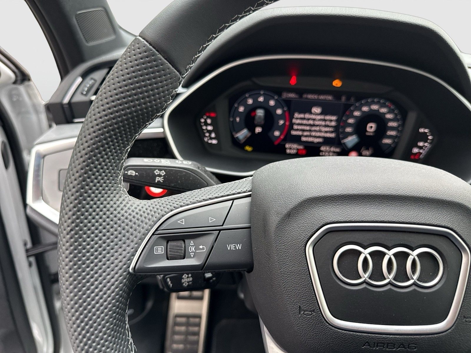 Audi Q3 40 quattro S LINE STANDHZ. AHK 360°CAM LM20