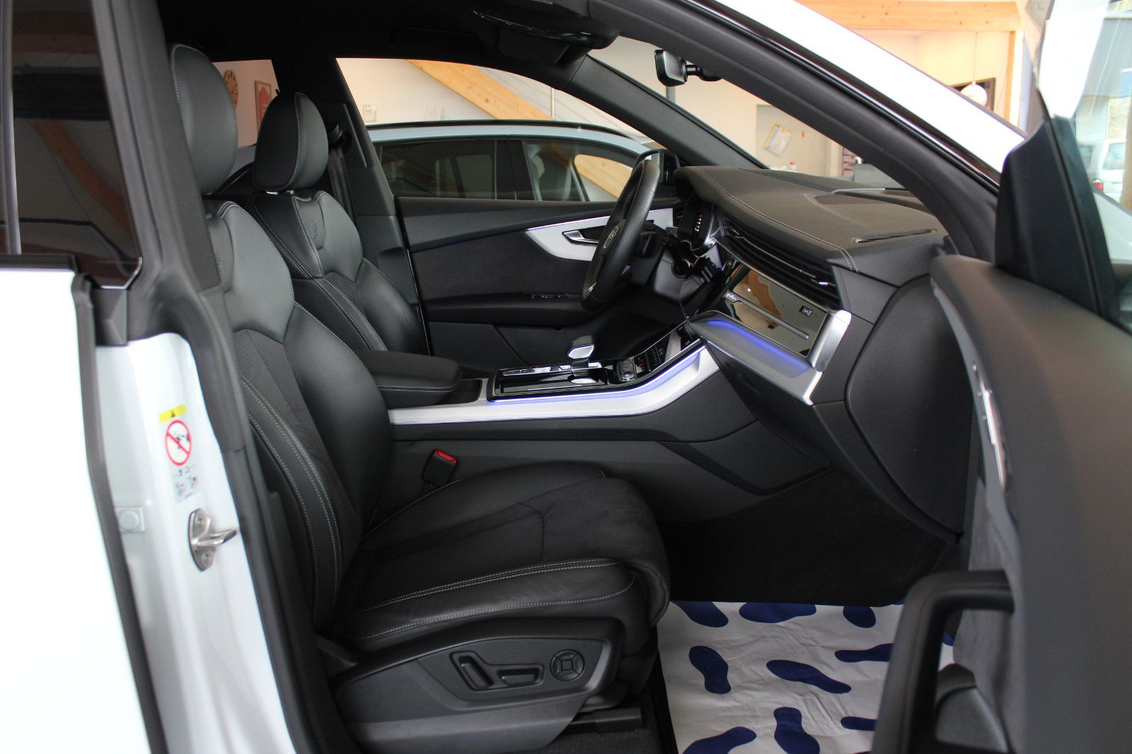 Audi Q8 50 TDI S tronic quattro S line sport