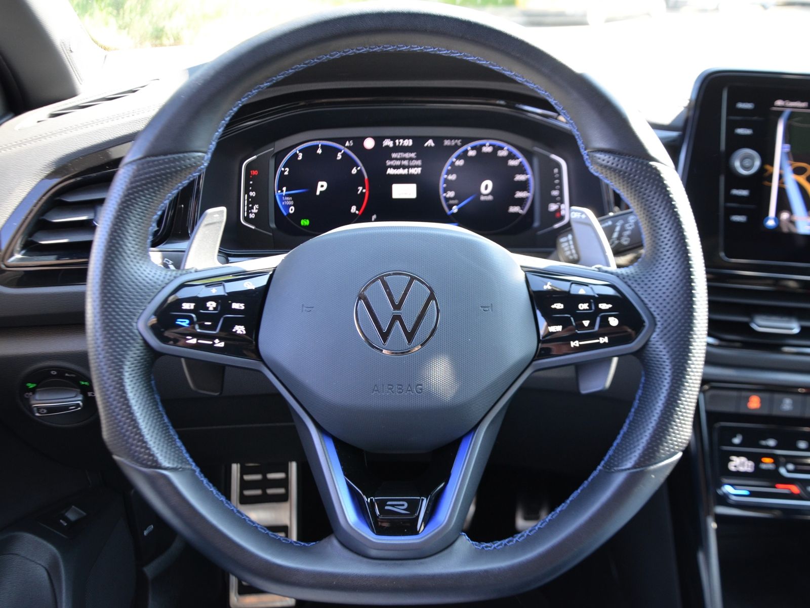 Volkswagen T-Roc R 2.0 TSI 4MOTION - Samsaru's Car Outlet