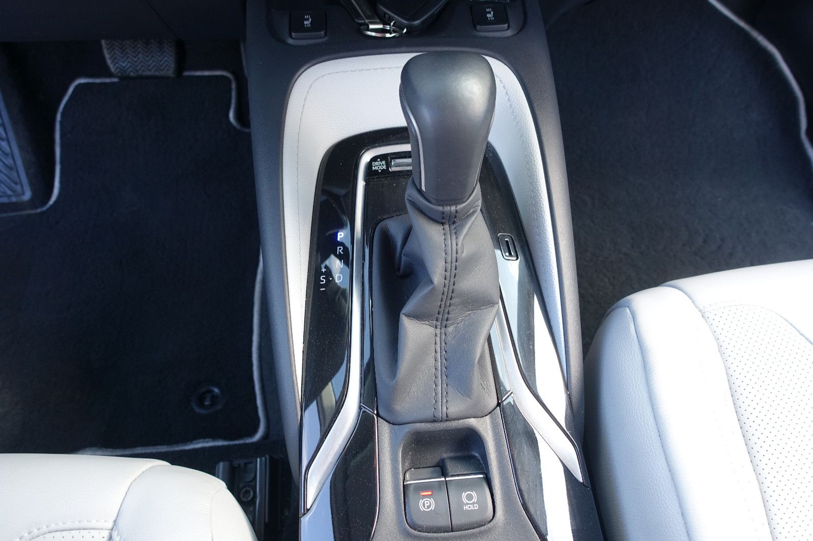 Toyota Corolla 2.0 Hybrid - Samsaru's Car Outlet