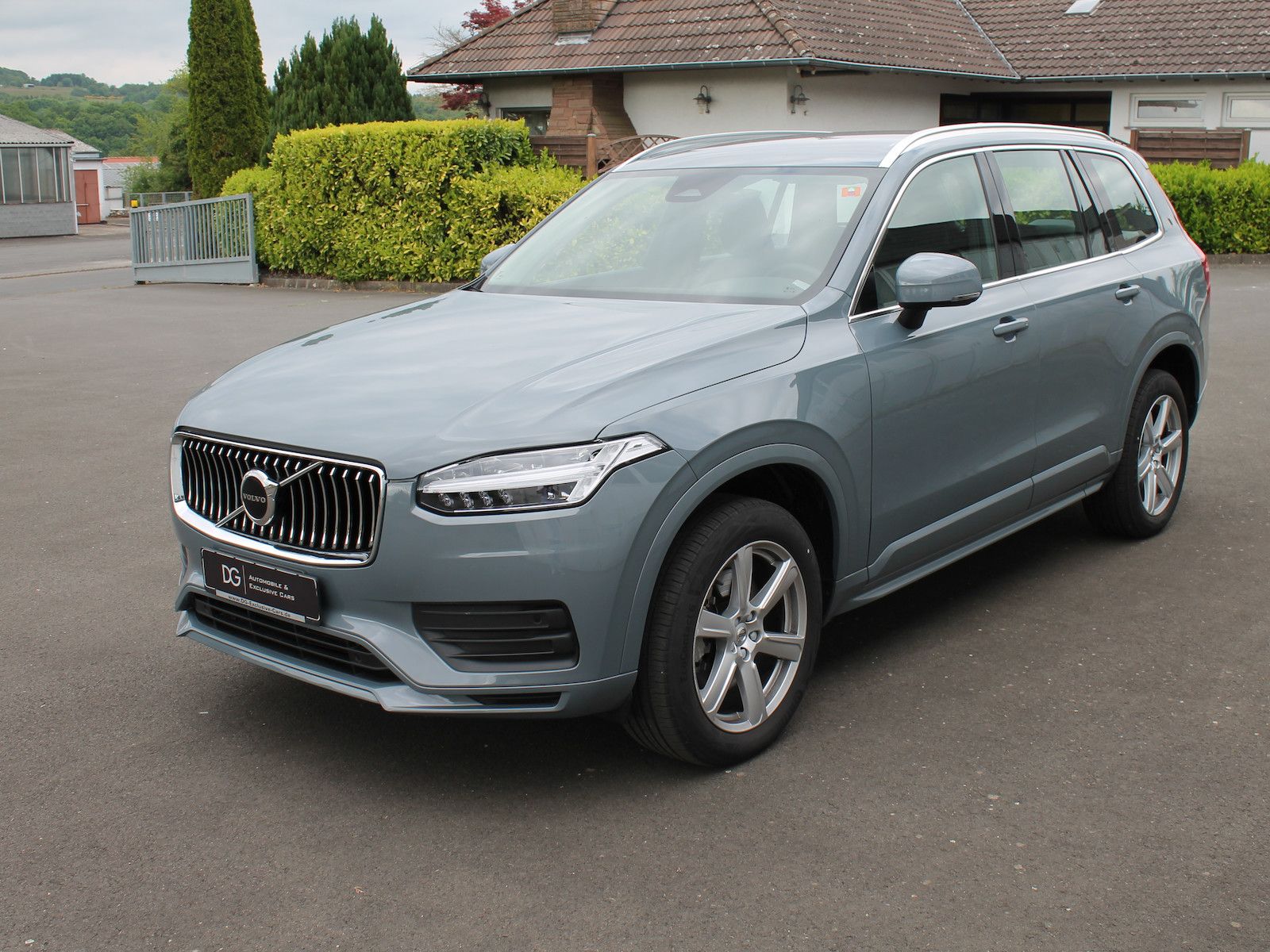 Volvo XC90 Core AWD - Samsaru's Car Outlet