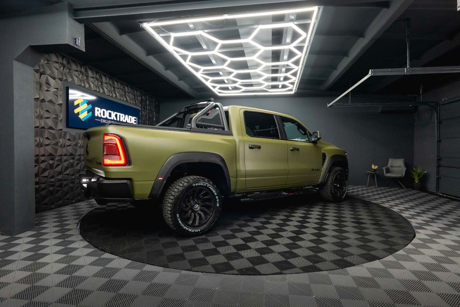 Dodge RAM 5.7 V8 HEMI 4x4 LARAMIE OFFROAD TRX Styling