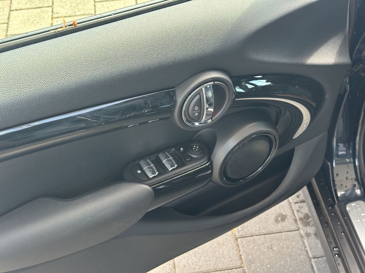 MINI Cooper S 5-Türer - Samsaru's Car Outlet