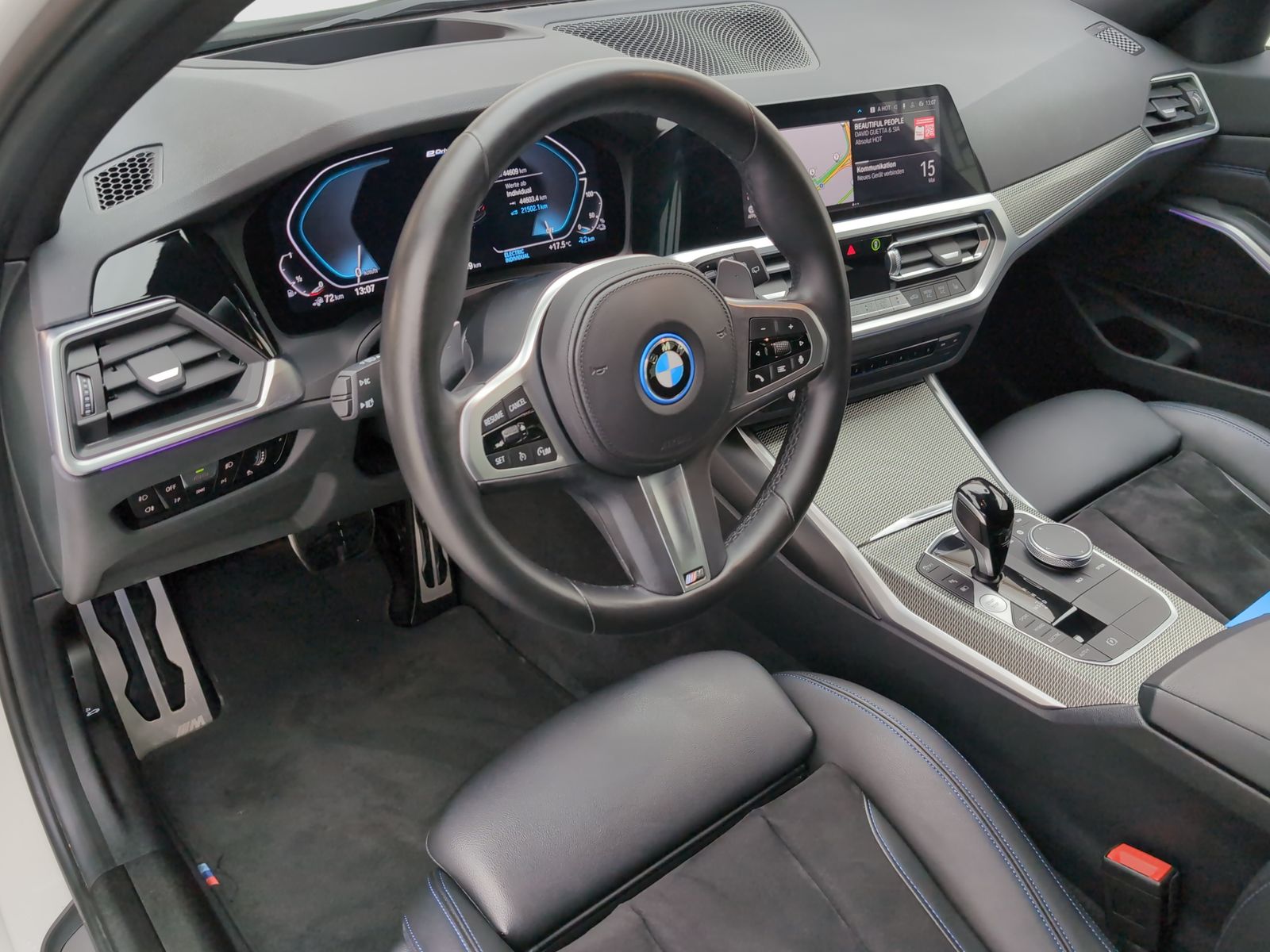 BMW 330e Touring M Sport - Samsaru's Car Outlet