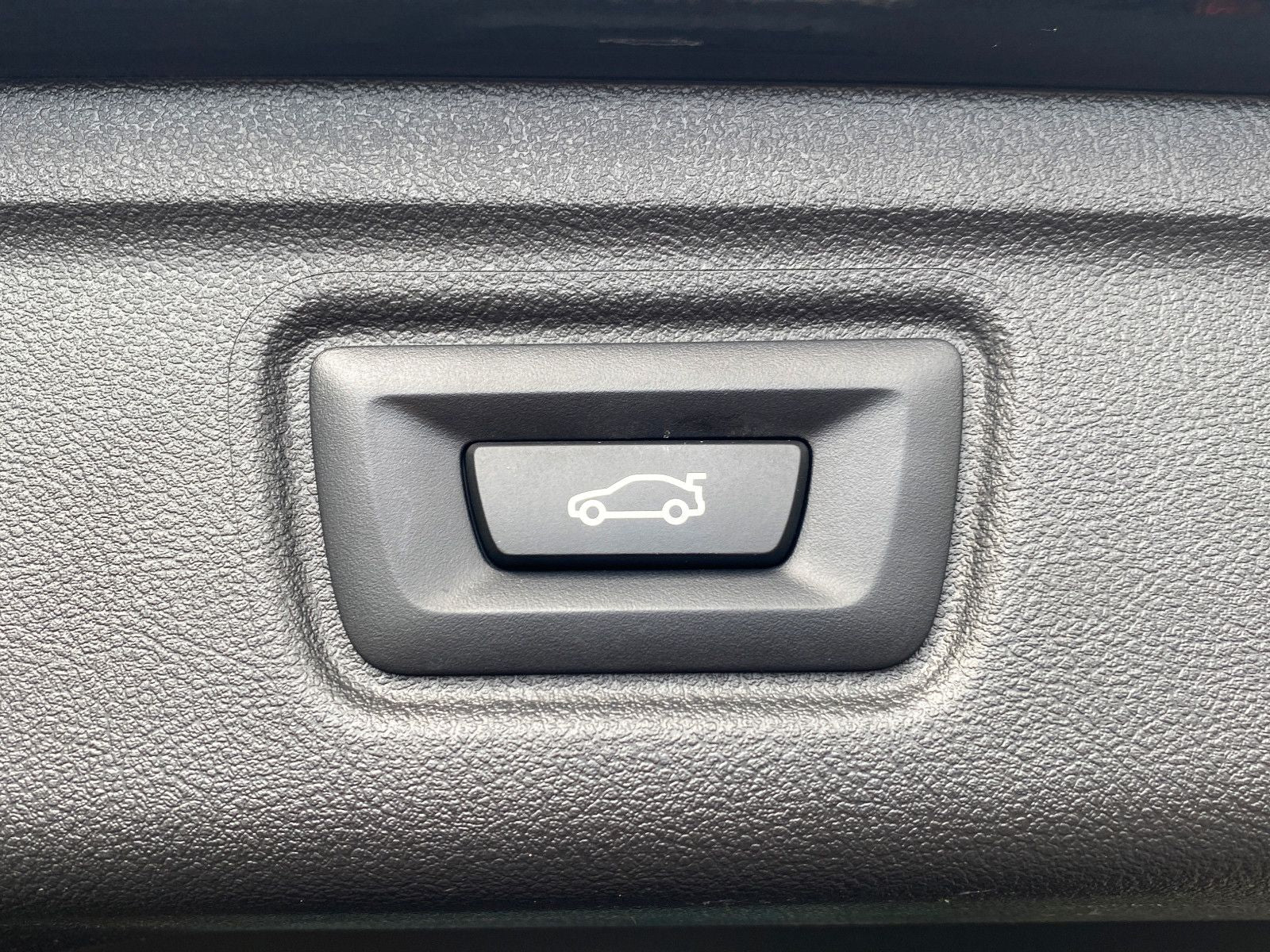 BMW 320 d xD M Sport - Samsaru's Car Outlet