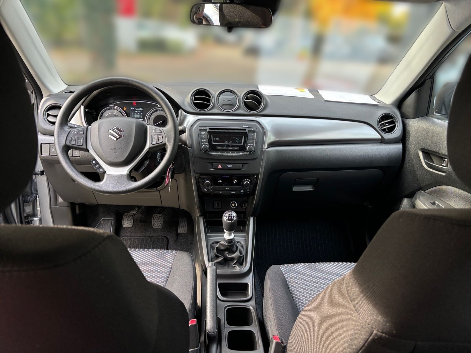 Suzuki VITARA 1.4 CLUB HYBRID - Samsaru's Car Outlet