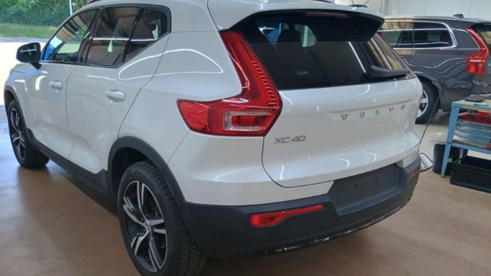 Volvo XC40 B3 Aut. Plus Dark - Samsaru's Car Outlet