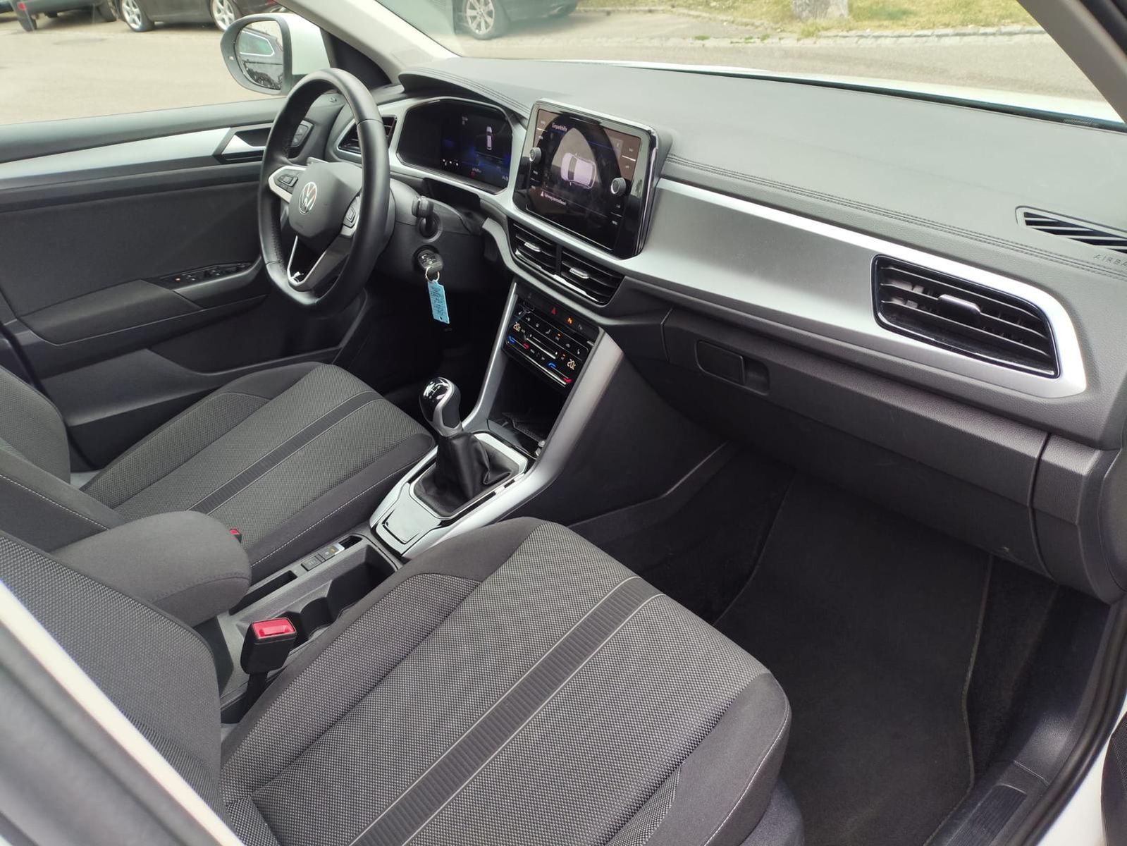 Volkswagen T-Roc 1.0 TSI Life - Samsaru's Car Outlet