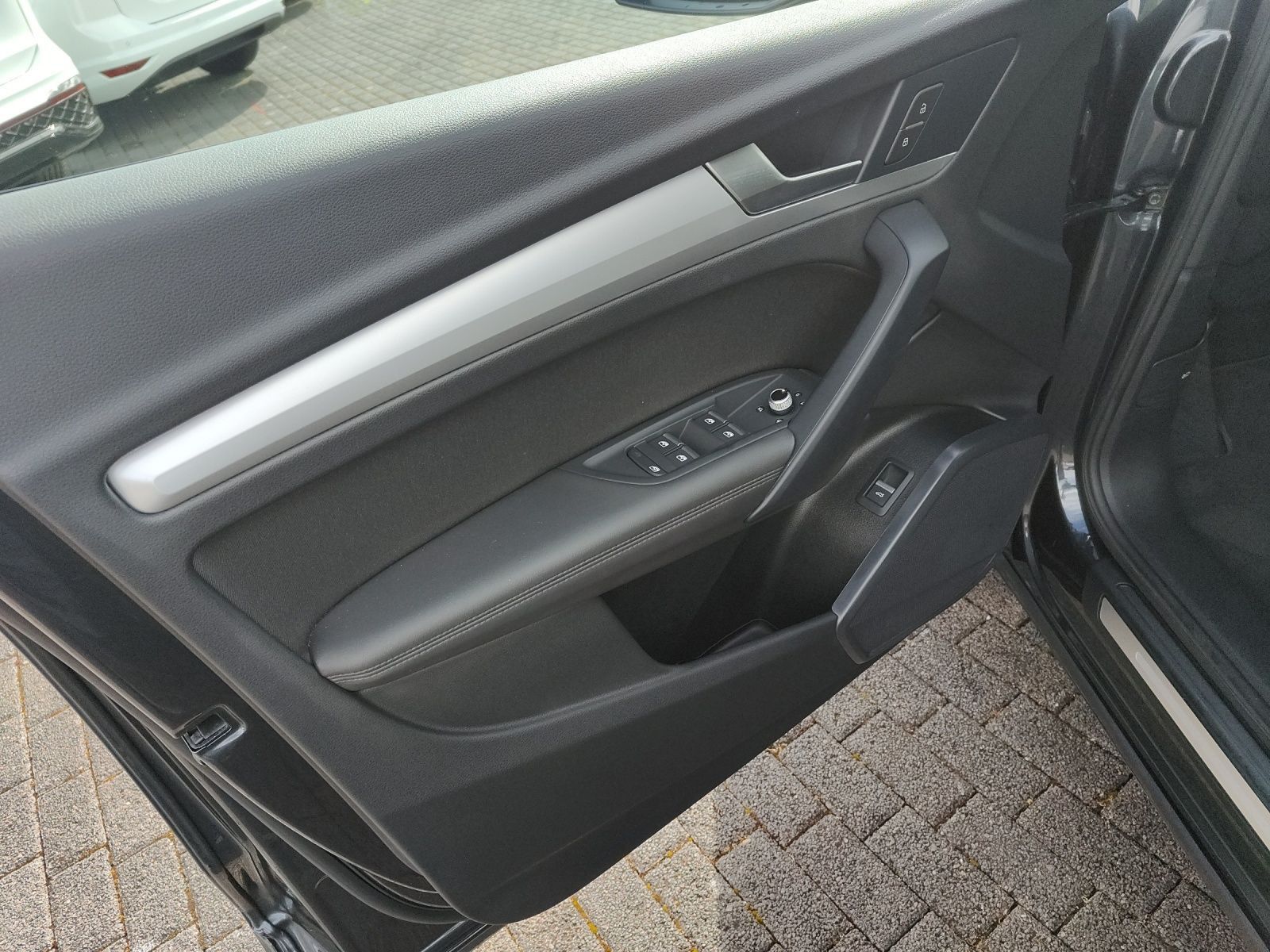 Audi Q5 40 TFSI quattro advanced - Samsaru's Car Outlet