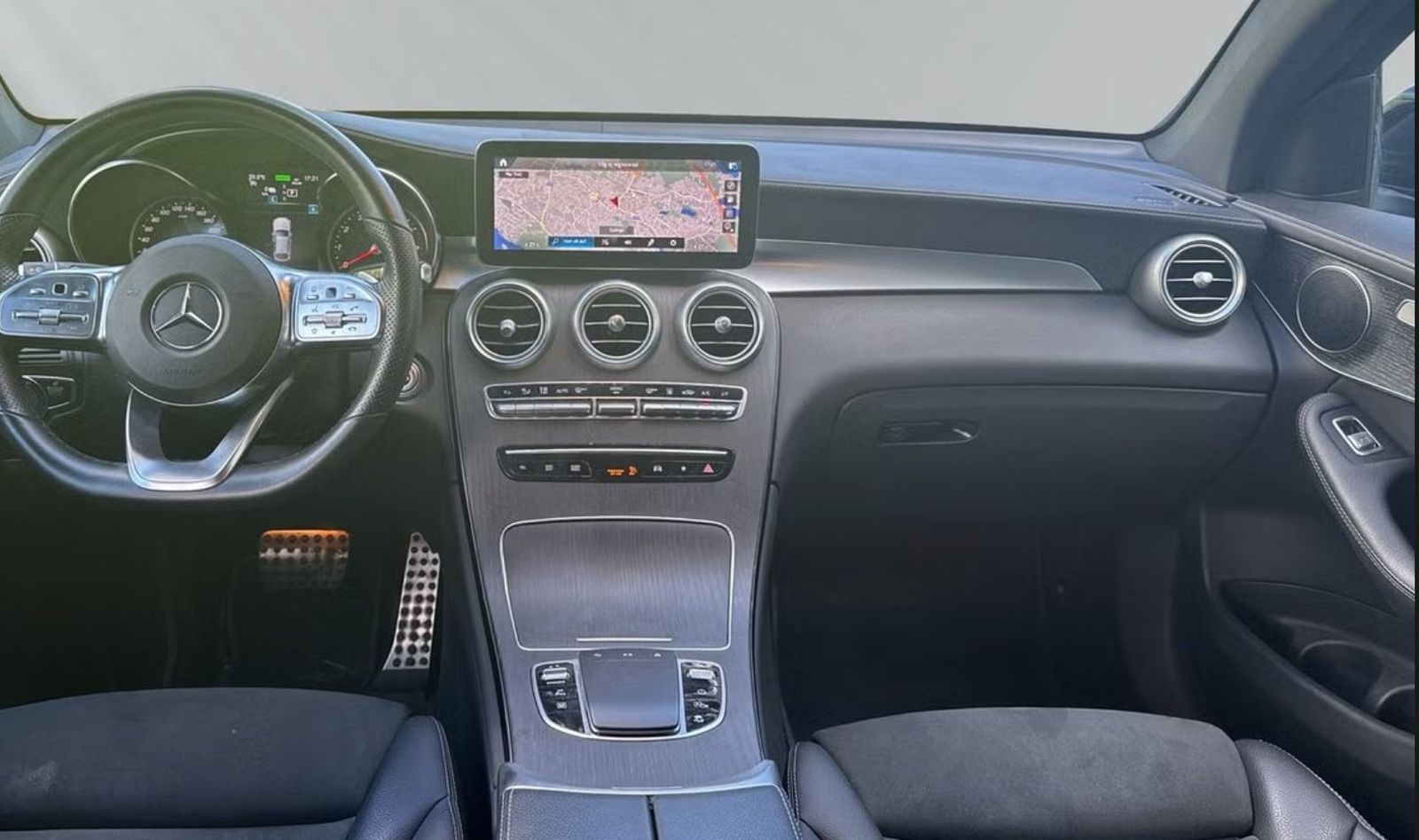 Mercedes-Benz GLC 300 e 4Matic COUPE AMG-LINE