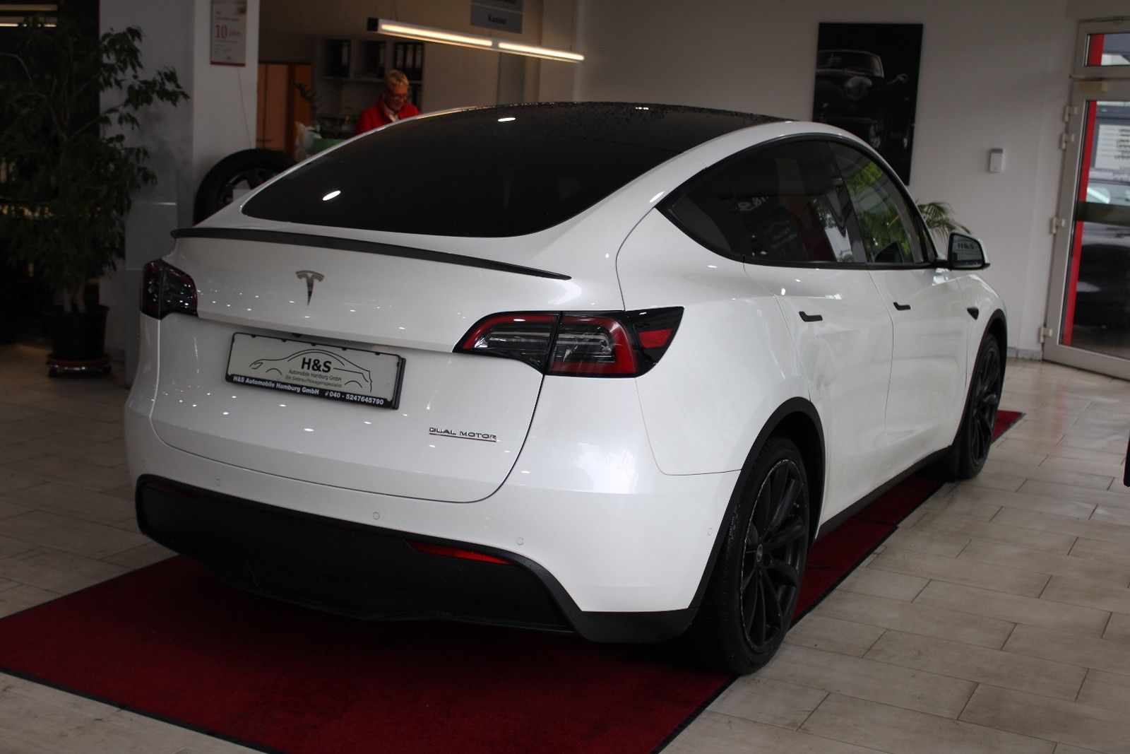 Tesla Model Y Long Range Dual AWD PANORAMA