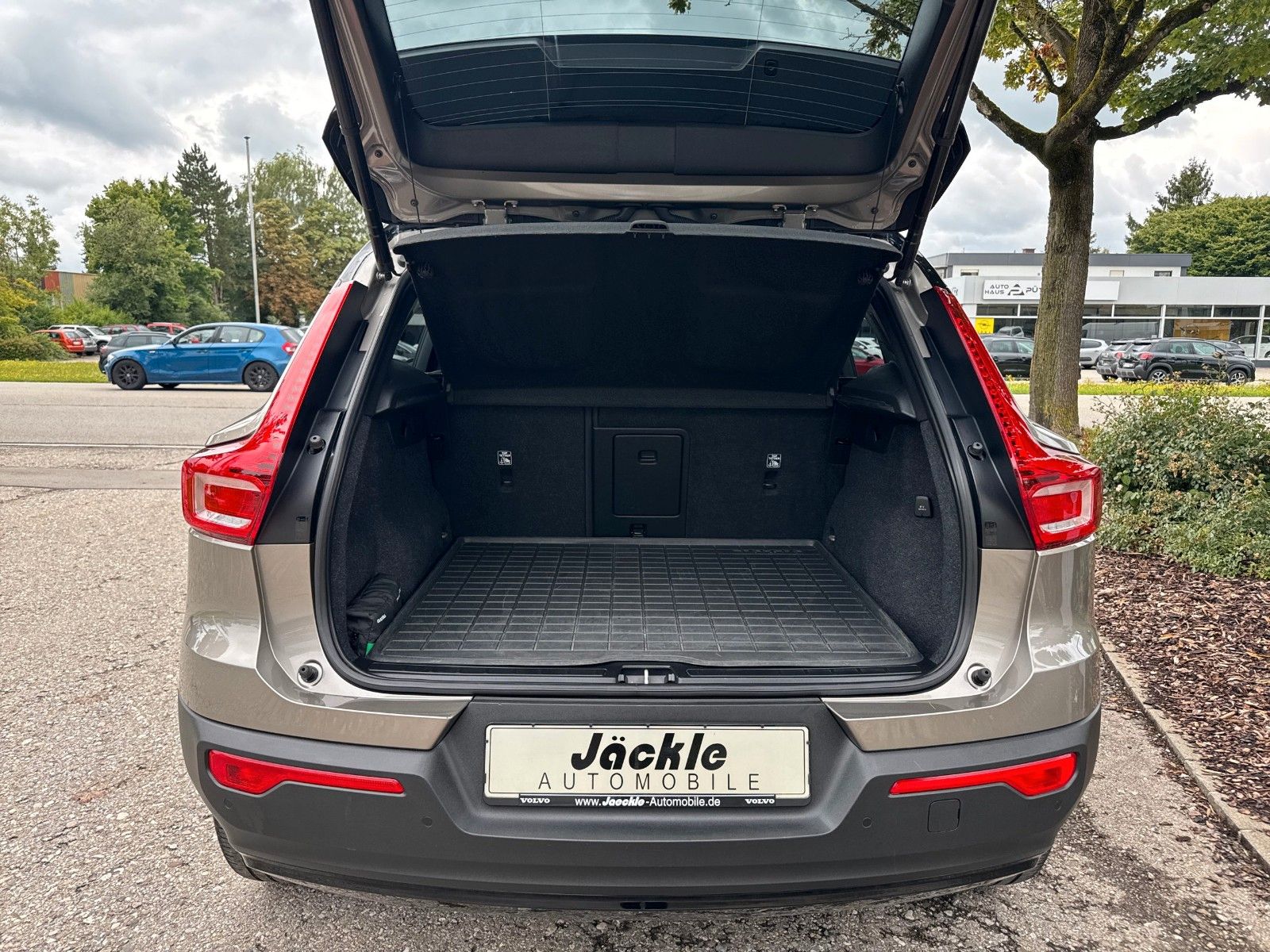 Volvo XC40 R Design Recharge 2WD;KAMERA; AHKSCHWENKBAR