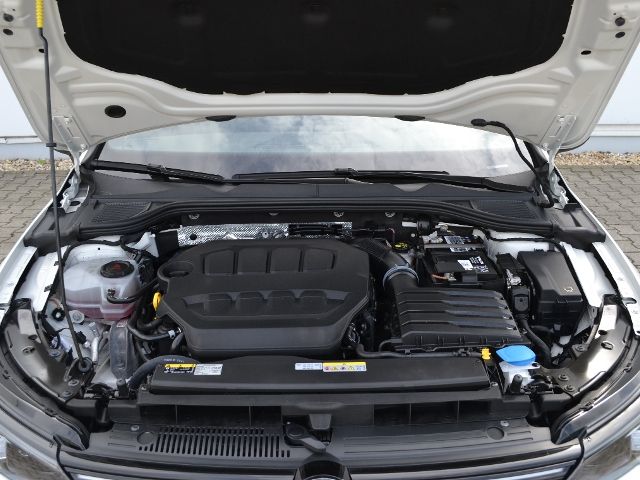 Volkswagen Golf VIII Variant 2.0 TSI DSG R-Line Black - Samsaru's Car Outlet