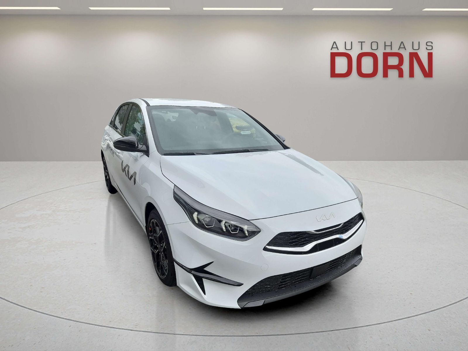 Kia Ceed Nightline 48V - Samsaru's Car Outlet