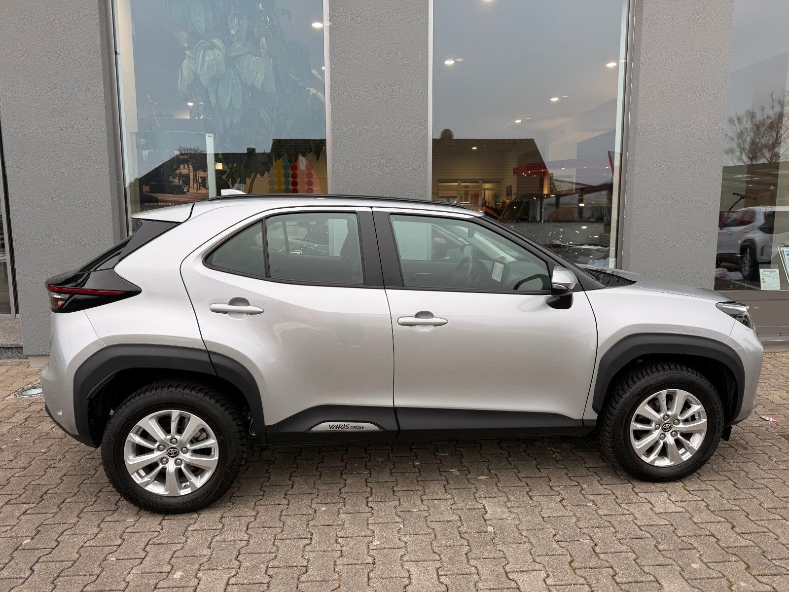 Toyota Yaris Cross 1.5l Hybrid*PDC,KAMERA,ACC,ALUFELGEN