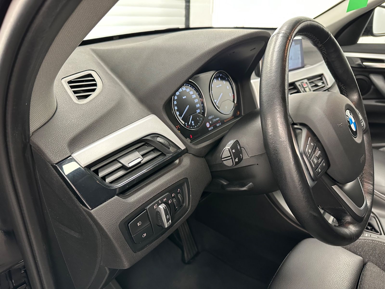 BMW X1 xDrive 25 e Hybrid - Samsaru's Car Outlet