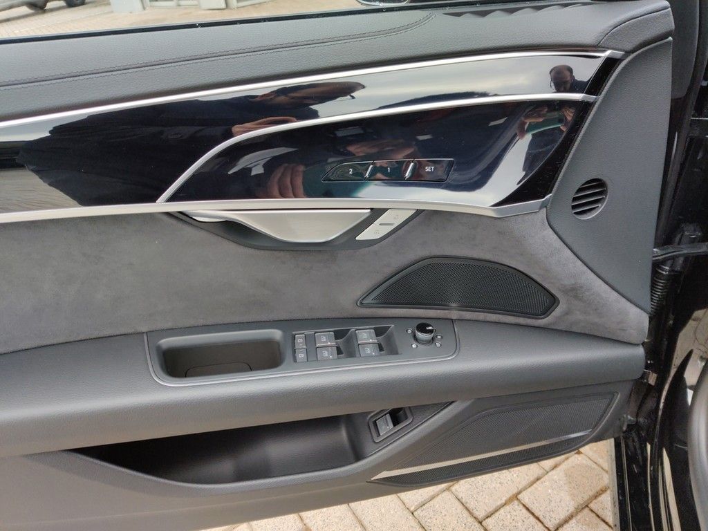 Audi A8 50 TDI quattro S-Line - Samsaru's Car Outlet
