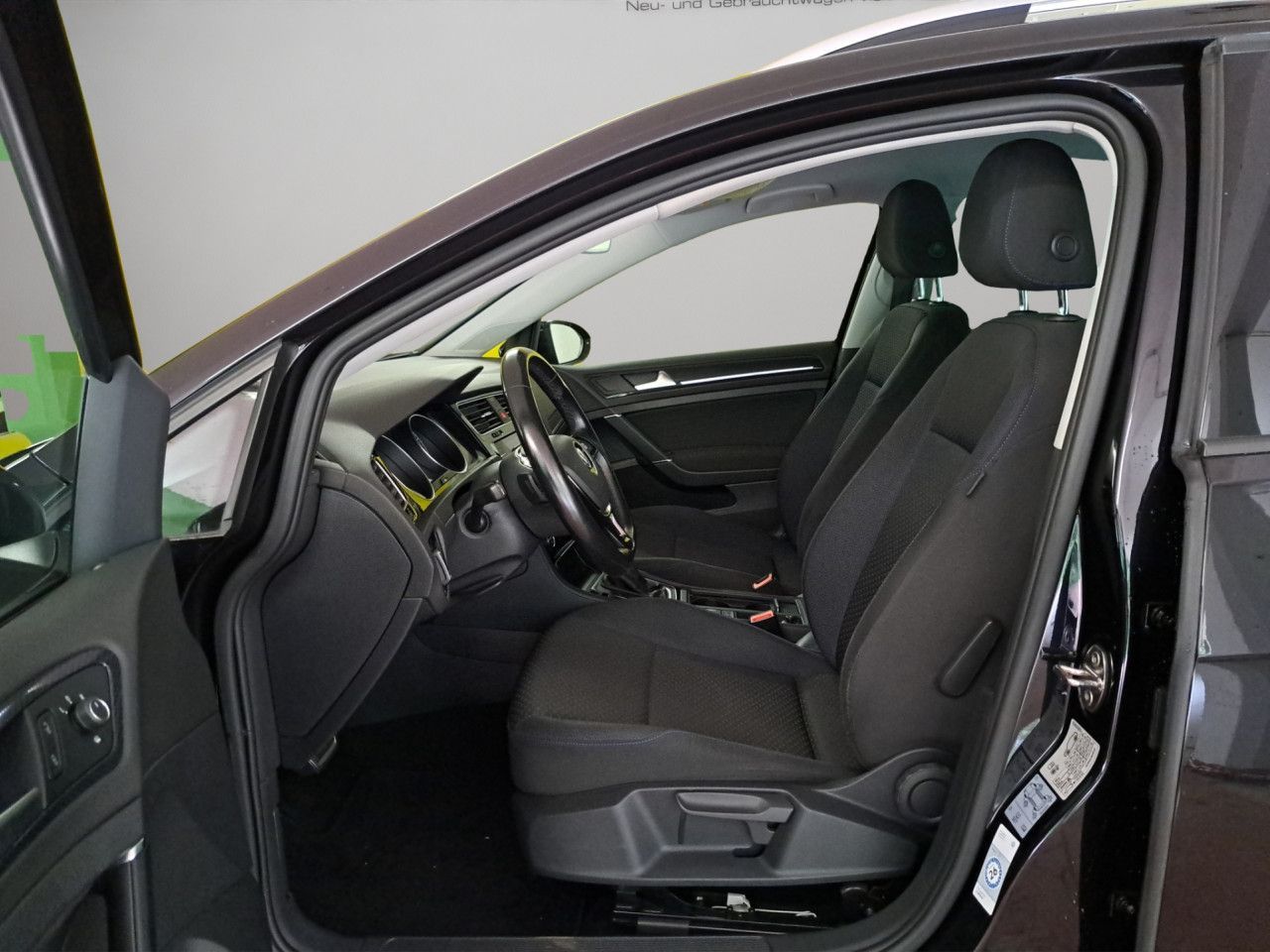 Volkswagen Golf VII Variant 2.0l TDI DSG - Samsaru's Car Outlet
