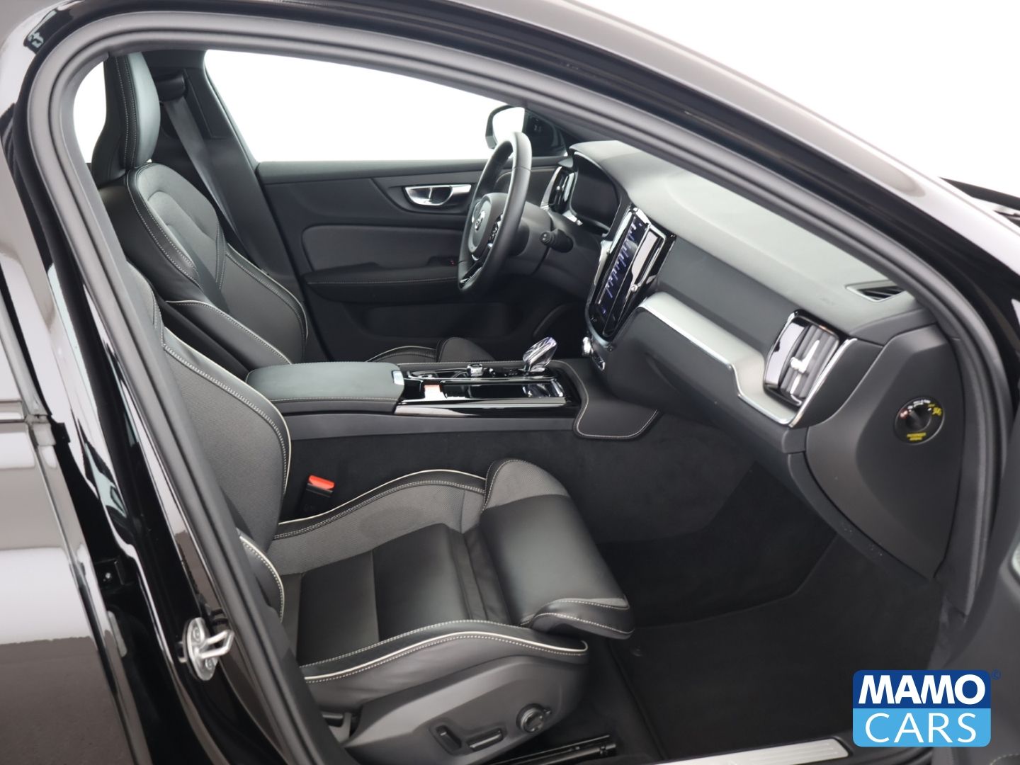 Volvo V60 T6 Recharge AWD Plus Dark Plug-In Hybrid