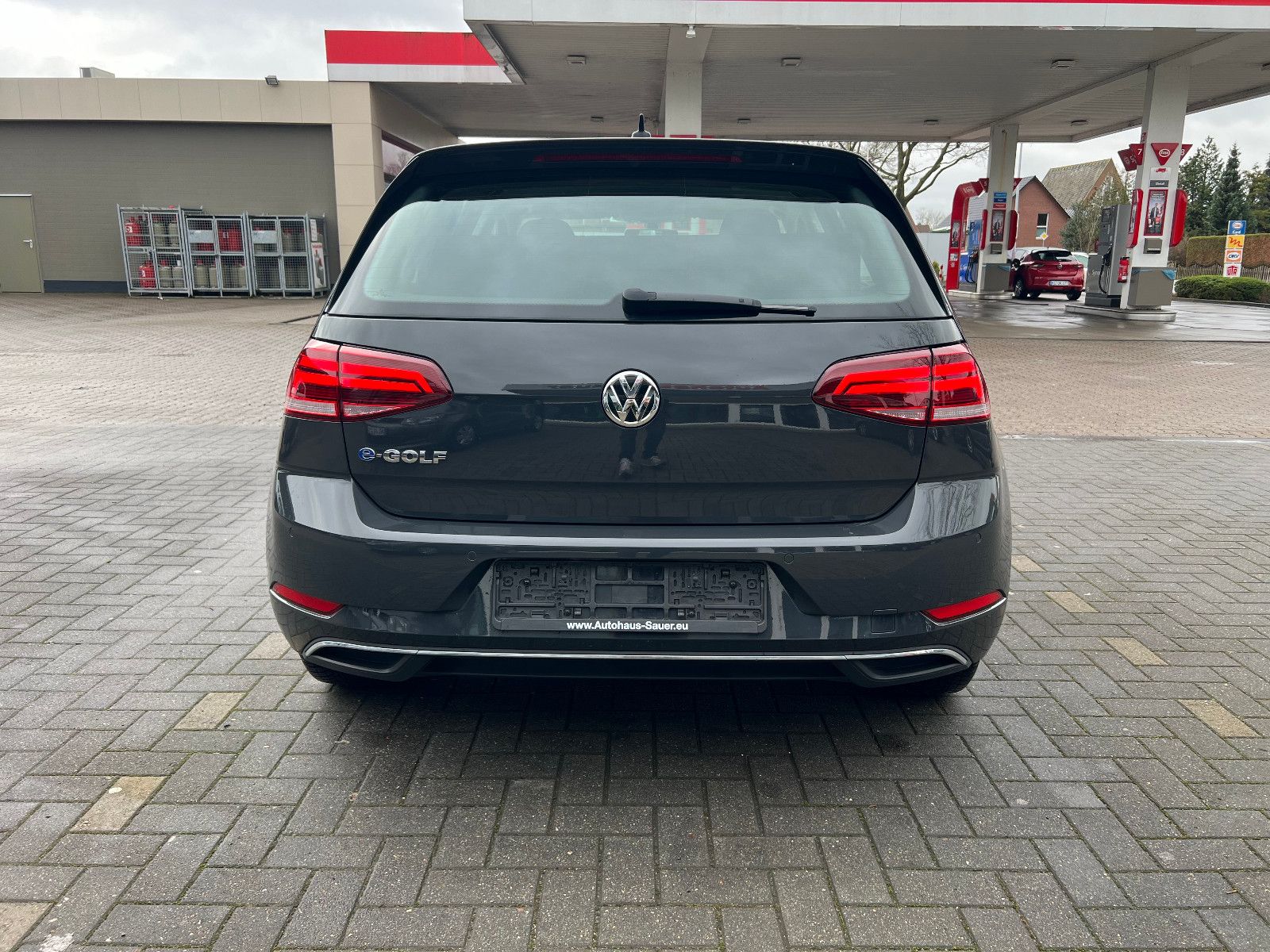 Volkswagen Golf VII e-Golf - Samsaru's Car Outlet