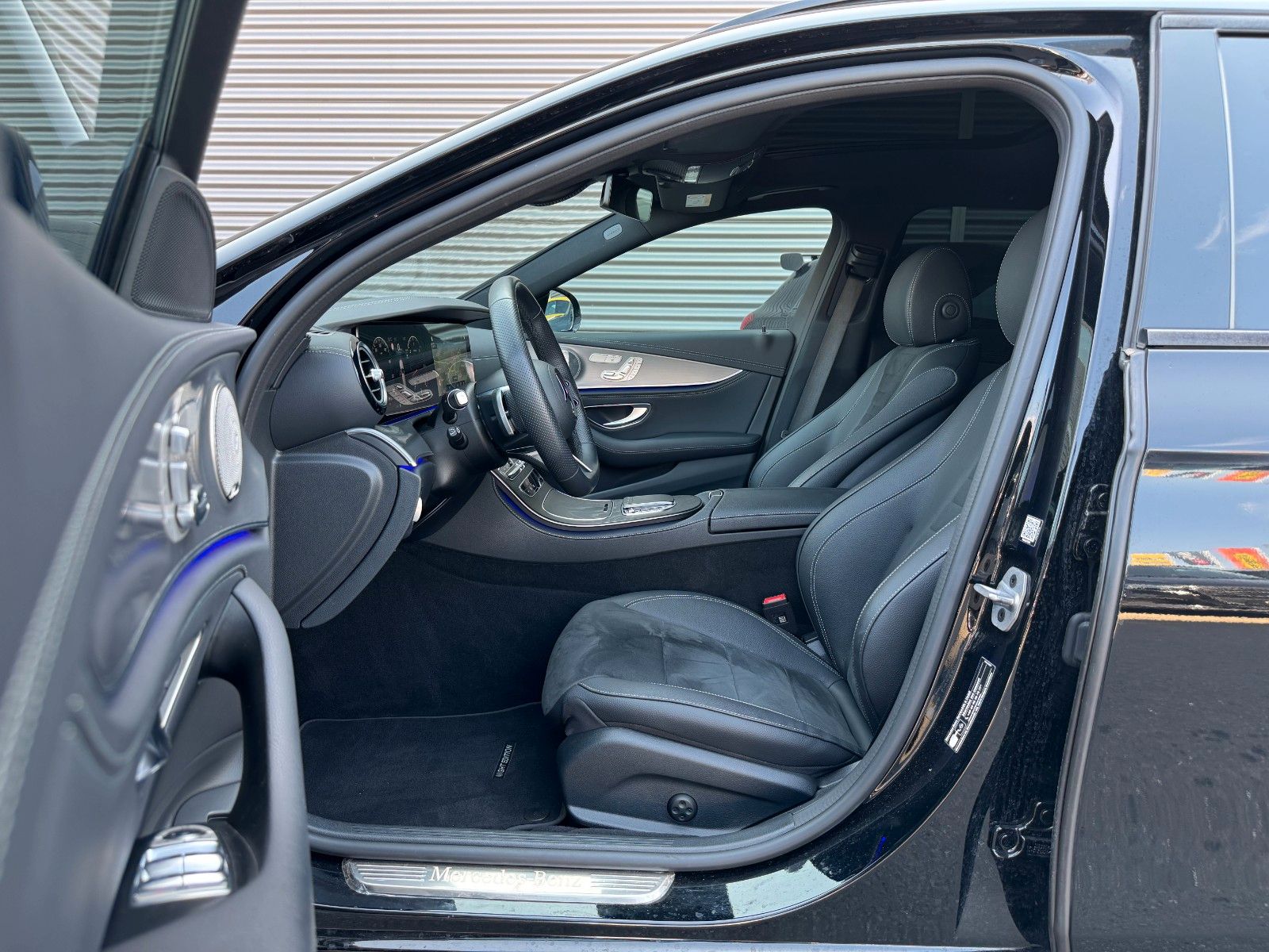Mercedes-Benz E 400d 4M AMG+Burm+Pano+AHK+Distr+Memory+Night