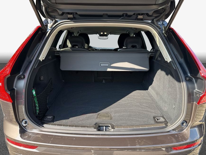 Volvo XC60 B5 B AWD Plus Dark