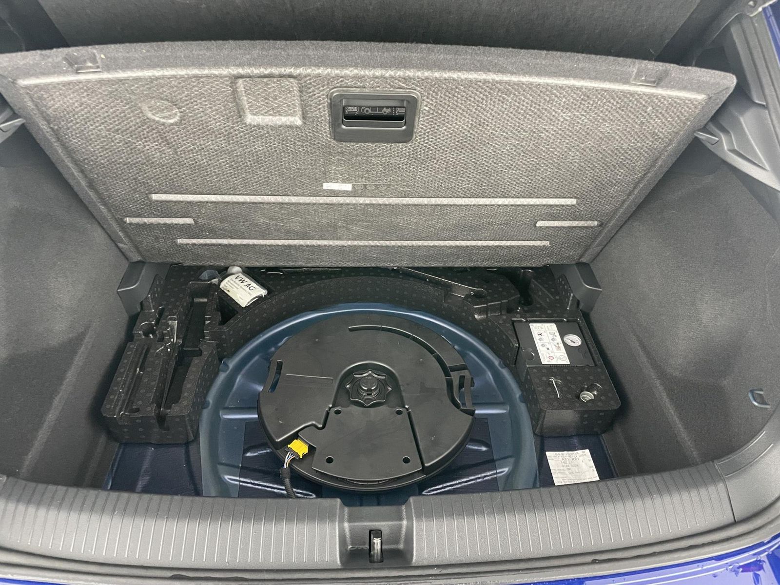 Volkswagen T-Roc 2.0 TSI 4-Motion R - Samsaru's Car Outlet