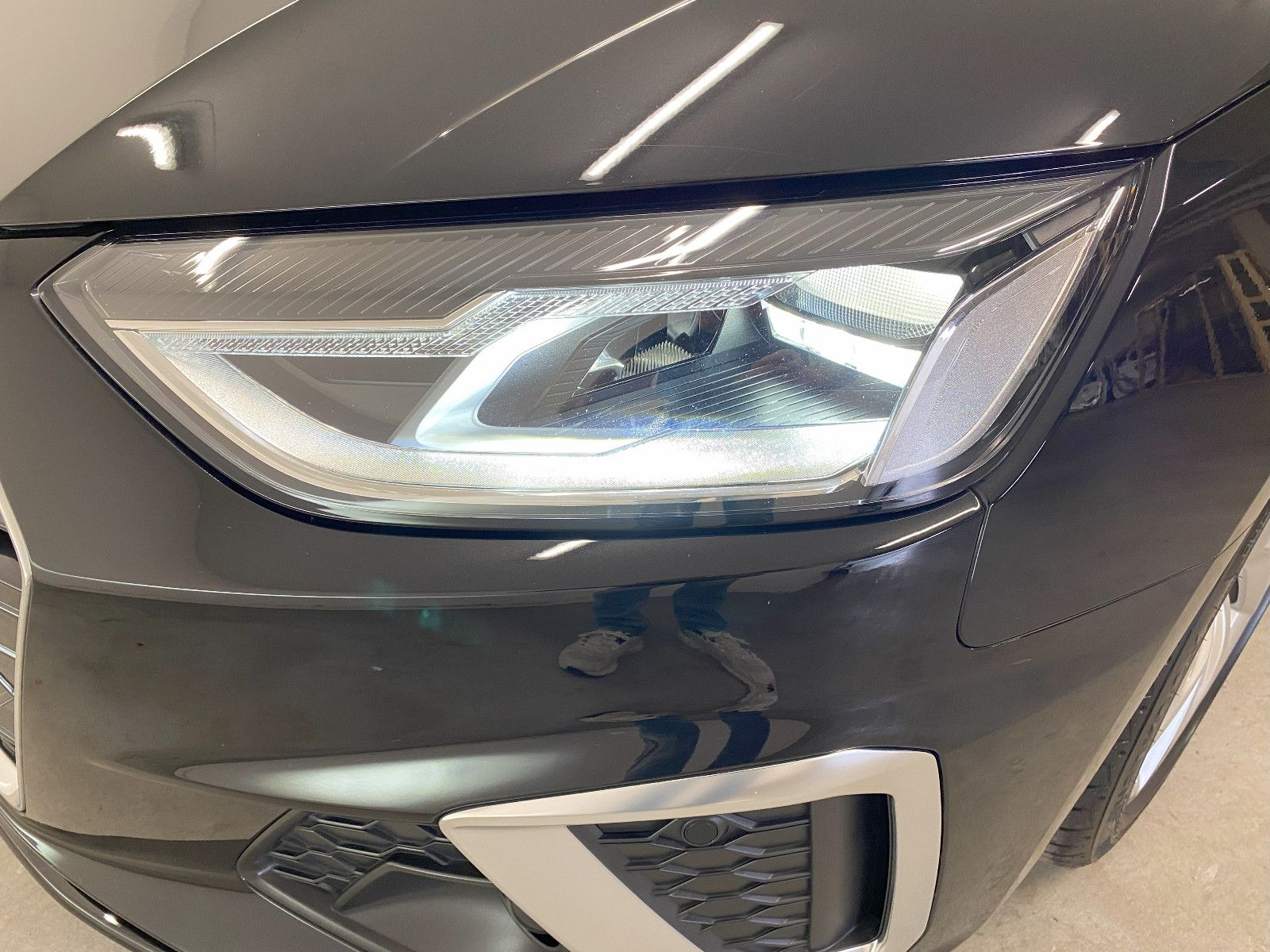 Audi A4 Avant 40 TDI quattro S line - Samsaru's Car Outlet