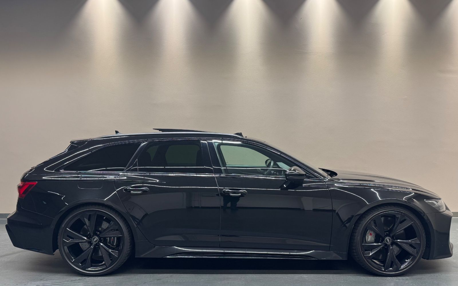 Audi RS6 Avant 4.0 TFSI q.*ABT*DYNAMIK*B&O*KERAMIK*
