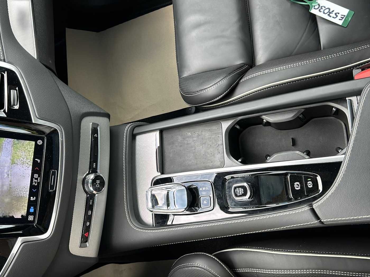 Volvo XC 90 Ultimate Bright AWD - Samsaru's Car Outlet