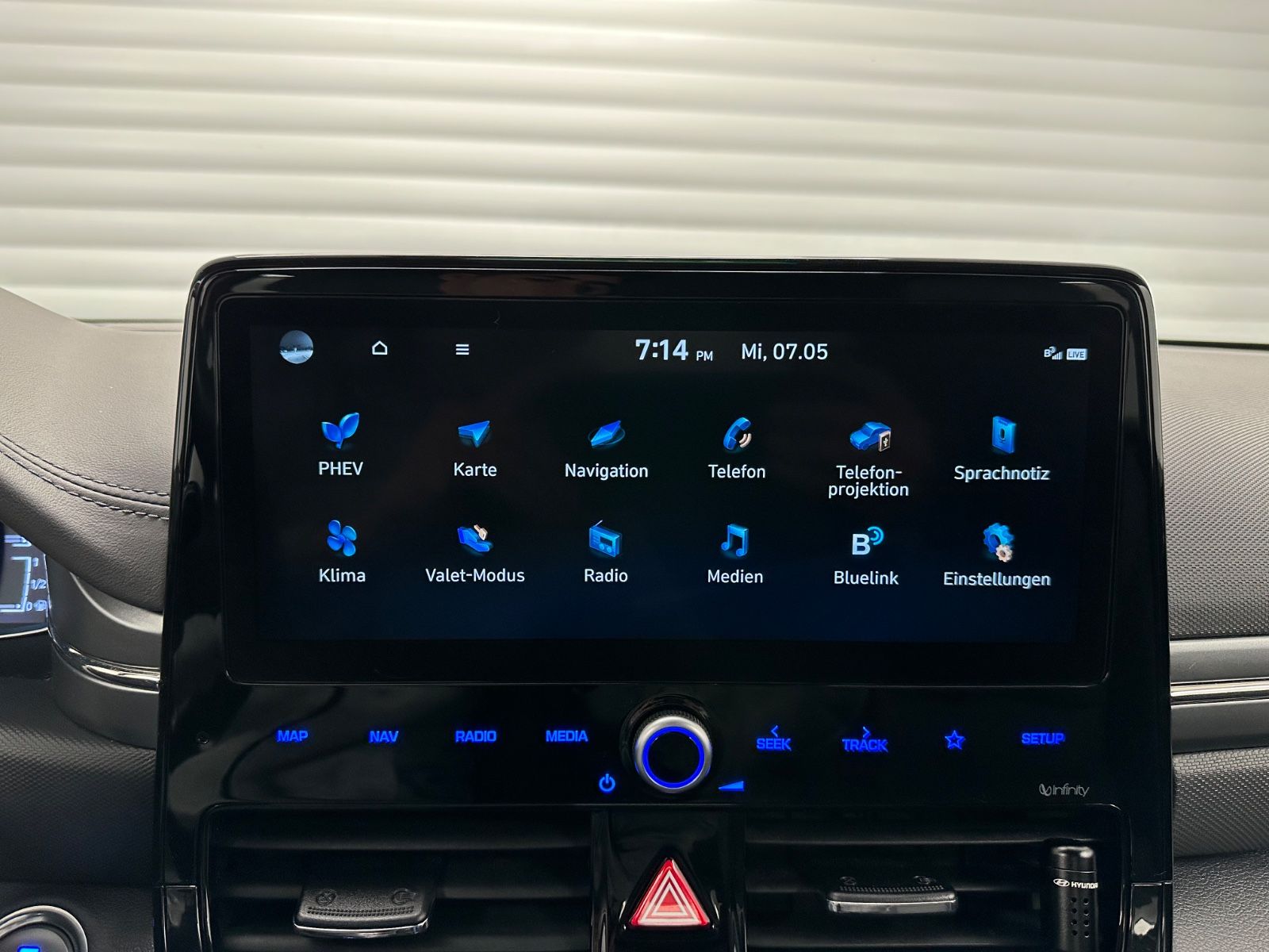 Hyundai IONIQ Prime Plug-In Hybrid - Samsaru's Car Outlet